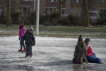 Mini-ijsbaan op evenemententerrein Het Maaiveld