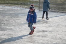 Mini-ijsbaan op evenemententerrein Het Maaiveld