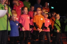 Optreden kinderkoor Jong Leven in de Meerpaal 