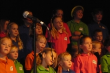 Optreden kinderkoor Jong Leven in de Meerpaal 