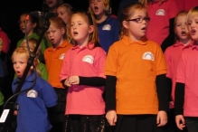 Optreden kinderkoor Jong Leven in de Meerpaal 