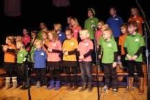 Optreden kinderkoor Jong Leven in de Meerpaal 