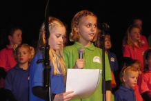 Optreden kinderkoor Jong Leven in de Meerpaal 
