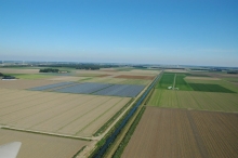 Zweefvliegen boven Biddinghuizen