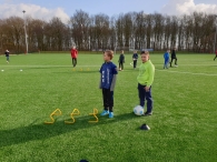 Voetbalplaatjes ruilmiddag en voetbalclinic