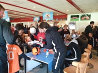 Voetbalplaatjes ruilmiddag en voetbalclinic