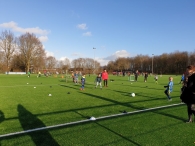 Voetbalplaatjes ruilmiddag en voetbalclinic