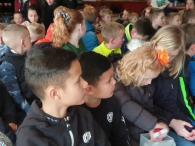 Voetbalplaatjes ruilmiddag en voetbalclinic