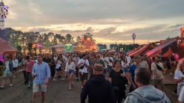 Lowlands 2024: (do-zo)