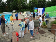 Onthulling trap zwembad de Alk