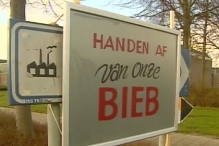 Actiegroep Bieb overhandigt petitie