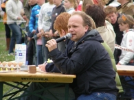 Eierengooien Koninginnedag 2008