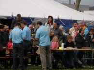 Eierengooien Koninginnedag 2008