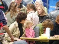 Eierengooien Koninginnedag 2008