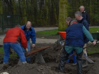 Bankjes bij Wandelpad