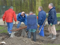 Bankjes bij Wandelpad