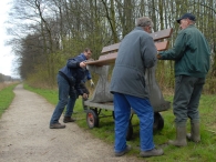 Bankjes bij Wandelpad