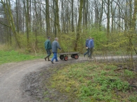 Bankjes bij Wandelpad