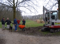 Bankjes bij Wandelpad