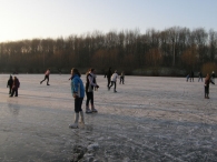 IJsbaan Biddinghuizen geopend