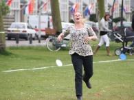 Koninginnedag 2010: Eiergooien en kinderspelen