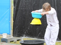 Koninginnedag 2010: Eiergooien en kinderspelen