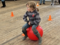 Koninginnedag 2010: Eiergooien en kinderspelen