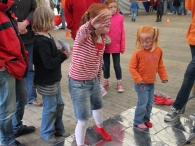 Koninginnedag 2010: Eiergooien en kinderspelen