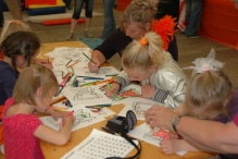 Koninginnedag 2011: Eiergooien en kinderspelen