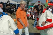 Koninginnedag 2011: Eiergooien en kinderspelen