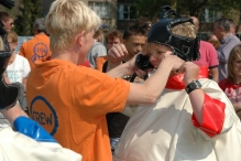 Koninginnedag 2011: Eiergooien en kinderspelen