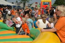 Koninginnedag 2011: Eiergooien en kinderspelen