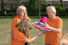 Koninginnedag 2011: Eiergooien en kinderspelen
