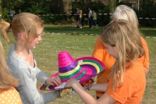 Koninginnedag 2011: Eiergooien en kinderspelen