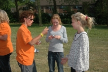 Koninginnedag 2011: Eiergooien en kinderspelen