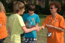 Koninginnedag 2011: Eiergooien en kinderspelen