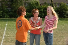Koninginnedag 2011: Eiergooien en kinderspelen