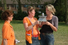 Koninginnedag 2011: Eiergooien en kinderspelen