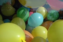 Koninginnedag 2011: Eiergooien en kinderspelen