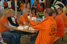 Koninginnedag 2011: Eiergooien en kinderspelen