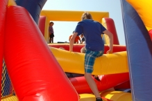 Koninginnedag 2011: Eiergooien en kinderspelen