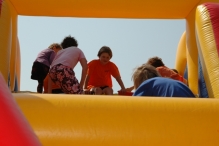 Koninginnedag 2011: Eiergooien en kinderspelen
