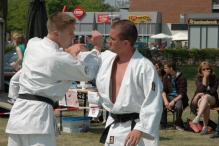 Koninginnedag 2011: Eiergooien en kinderspelen