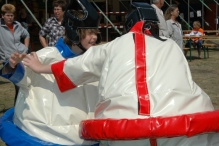 Koninginnedag 2011: Eiergooien en kinderspelen