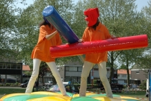 Koninginnedag 2011: Eiergooien en kinderspelen
