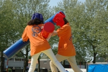 Koninginnedag 2011: Eiergooien en kinderspelen