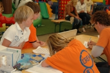 Koninginnedag 2011: Eiergooien en kinderspelen