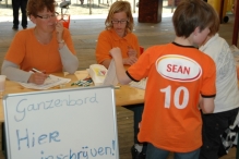 Koninginnedag 2011: Eiergooien en kinderspelen
