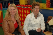 Koninginnedag 2011: Eiergooien en kinderspelen