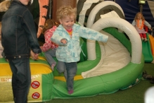 Koninginnedag 2011: Eiergooien en kinderspelen